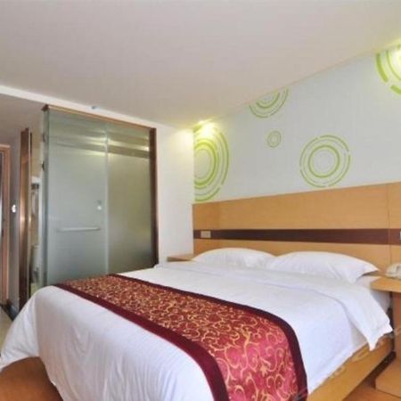 Greentree Inn Zhejiang Ningbo South Railway Station Express Hotel Екстер'єр фото