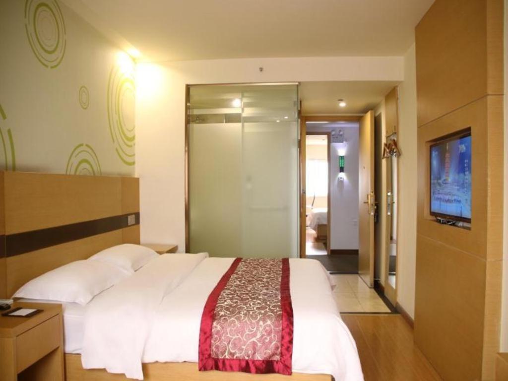 Greentree Inn Zhejiang Ningbo South Railway Station Express Hotel Екстер'єр фото