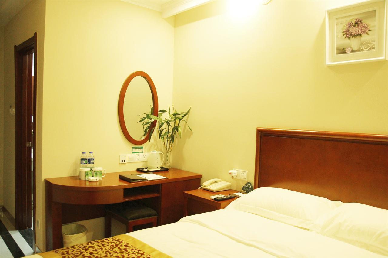 Greentree Inn Zhejiang Ningbo South Railway Station Express Hotel Екстер'єр фото